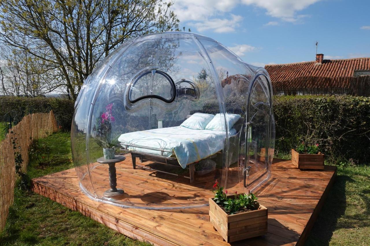 Gite 4 Etoiles Avec Hebergement Insolite - 10 Personnes Foussais Exteriör bild