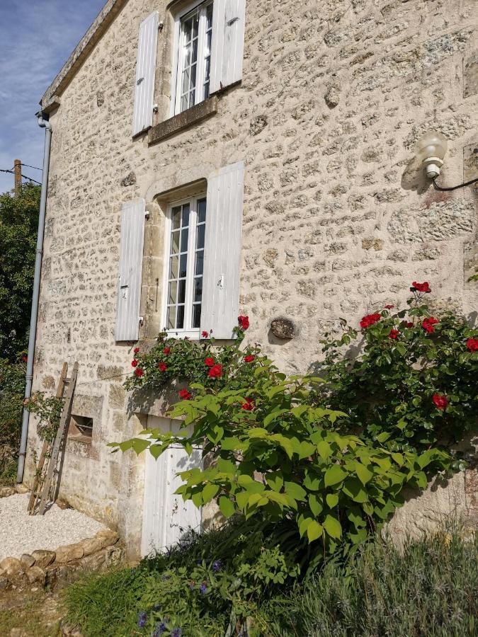 Gite 4 Etoiles Avec Hebergement Insolite - 10 Personnes Foussais Exteriör bild